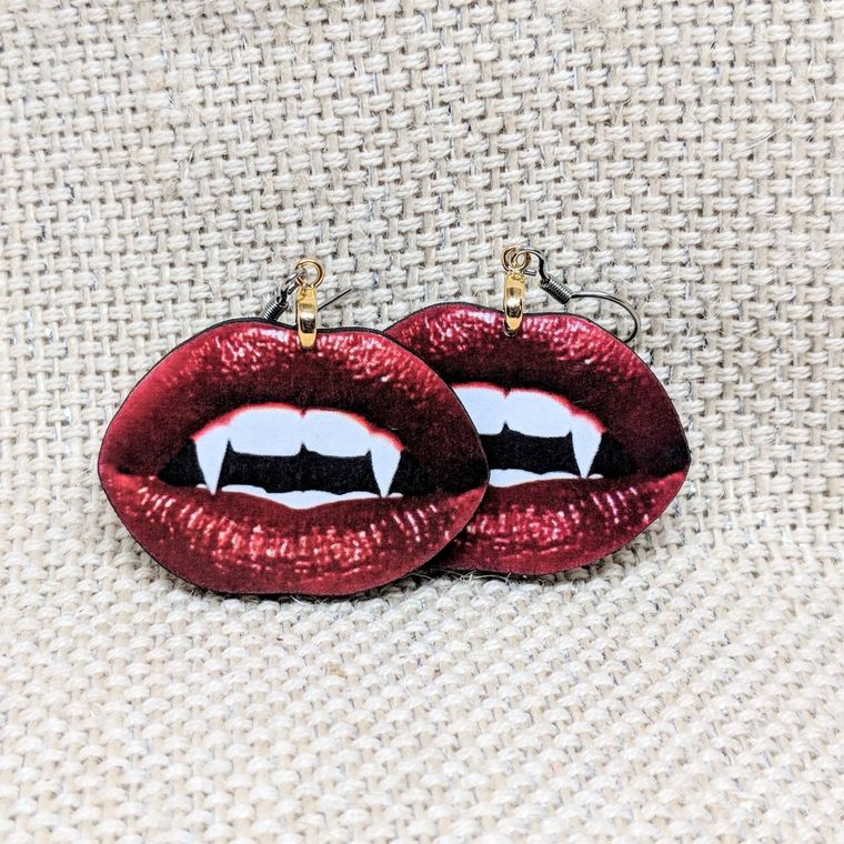 Vampire Earrings / Lips Earrings / Rocky Horror Earrings / Hypoallergenic / Halloween Earrings / Vampire Jewelry / Goth Gift - supermanstuff.com