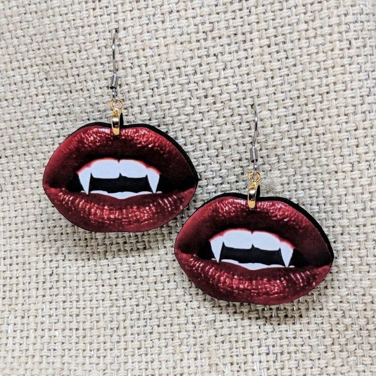Vampire Earrings / Lips Earrings / Rocky Horror Earrings / Hypoallergenic / Halloween Earrings / Vampire Jewelry / Goth Gift - supermanstuff.com