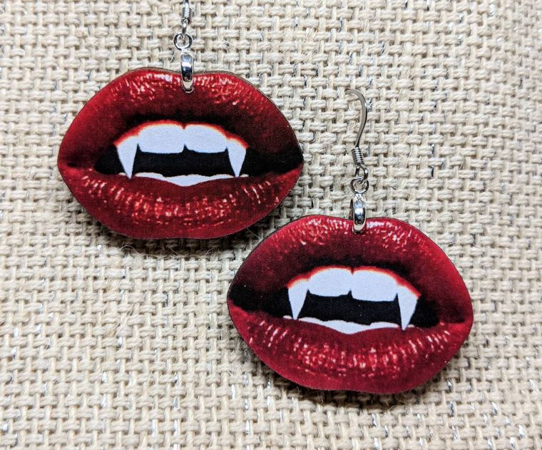 Vampire Earrings / Lips Earrings / Rocky Horror Earrings / Hypoallergenic / Halloween Earrings / Vampire Jewelry / Goth Gift - supermanstuff.com