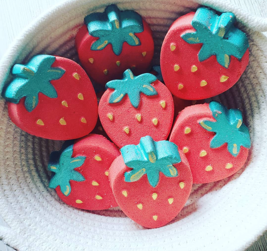 Strawberry 🍓 Bath Bomb 🍓 🫧