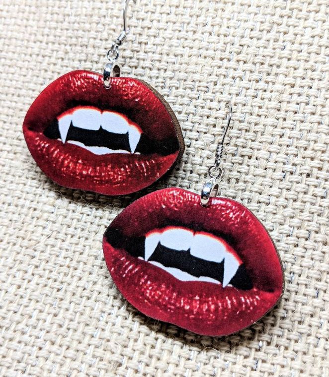 Vampire Earrings / Lips Earrings / Rocky Horror Earrings / Hypoallergenic / Halloween Earrings / Vampire Jewelry / Goth Gift - supermanstuff.com